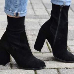 Chinese Laundry Black Capricorn